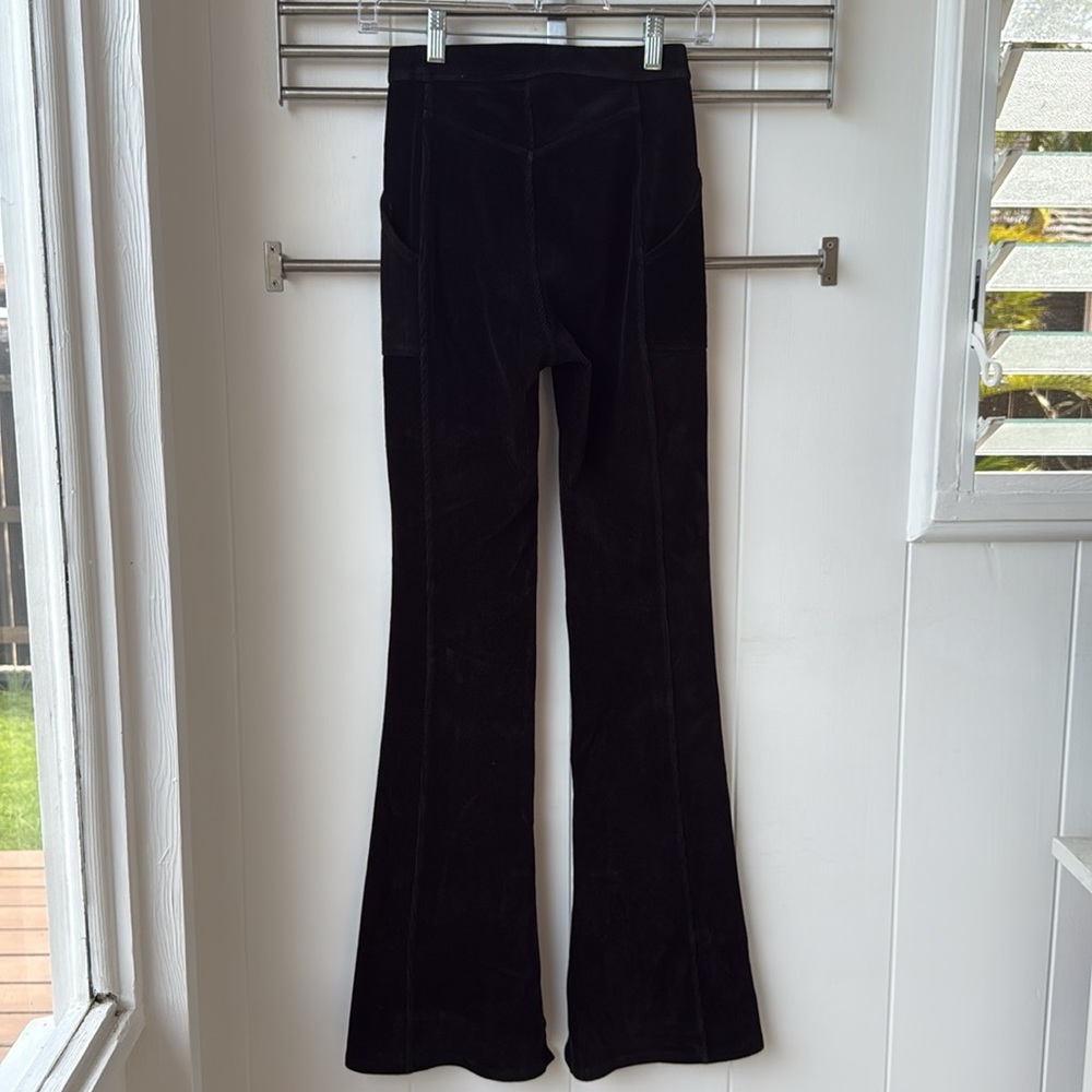 ALO Micro Corduroy High-Waist Winter Break Flare Pant Rib Ribbed Sweatpant Split - Picture 7 of 7